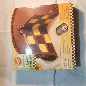 Checkerboard Cake Pan Set